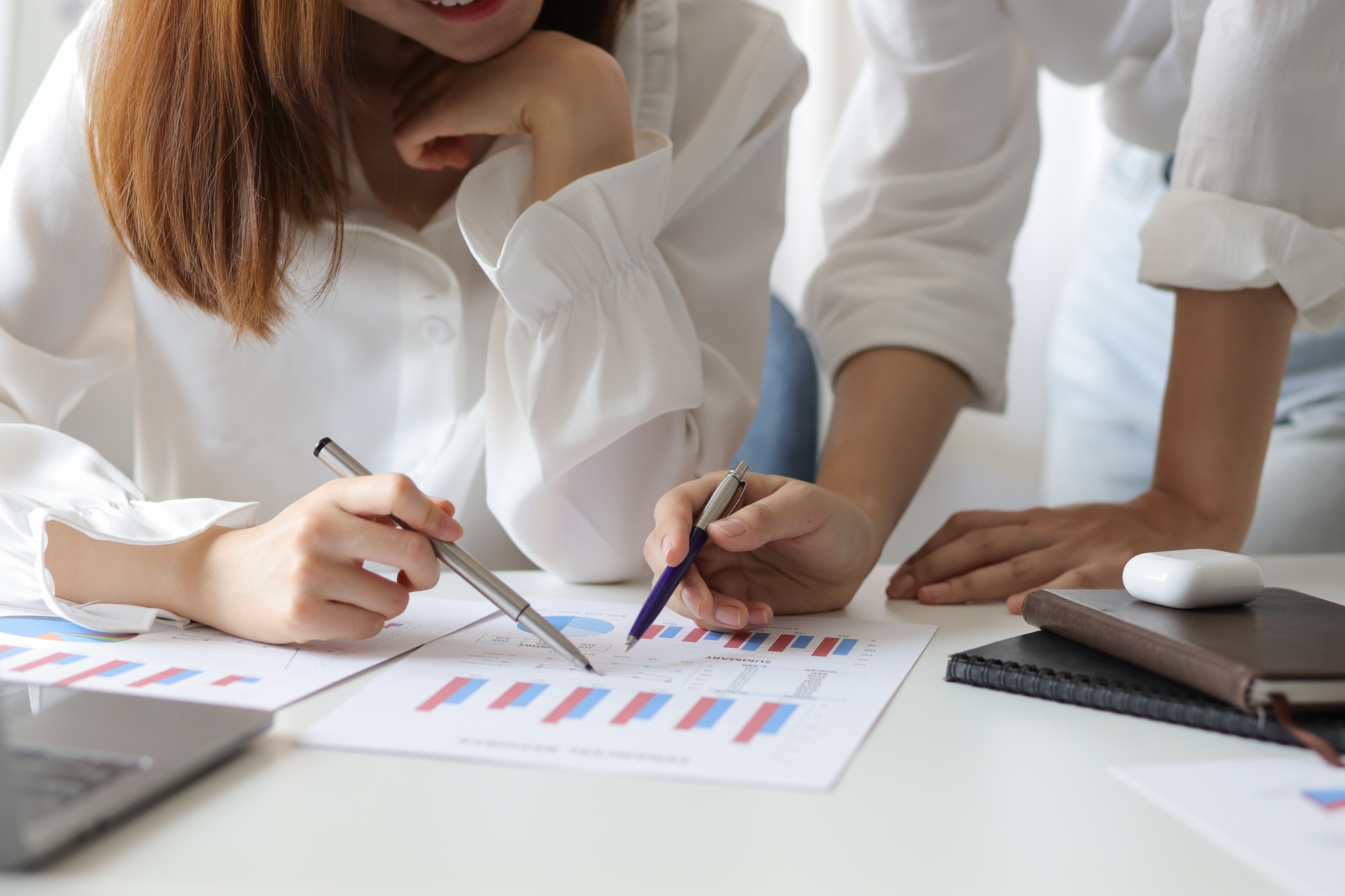 Inicio 3 Business accounting financial planning concept.